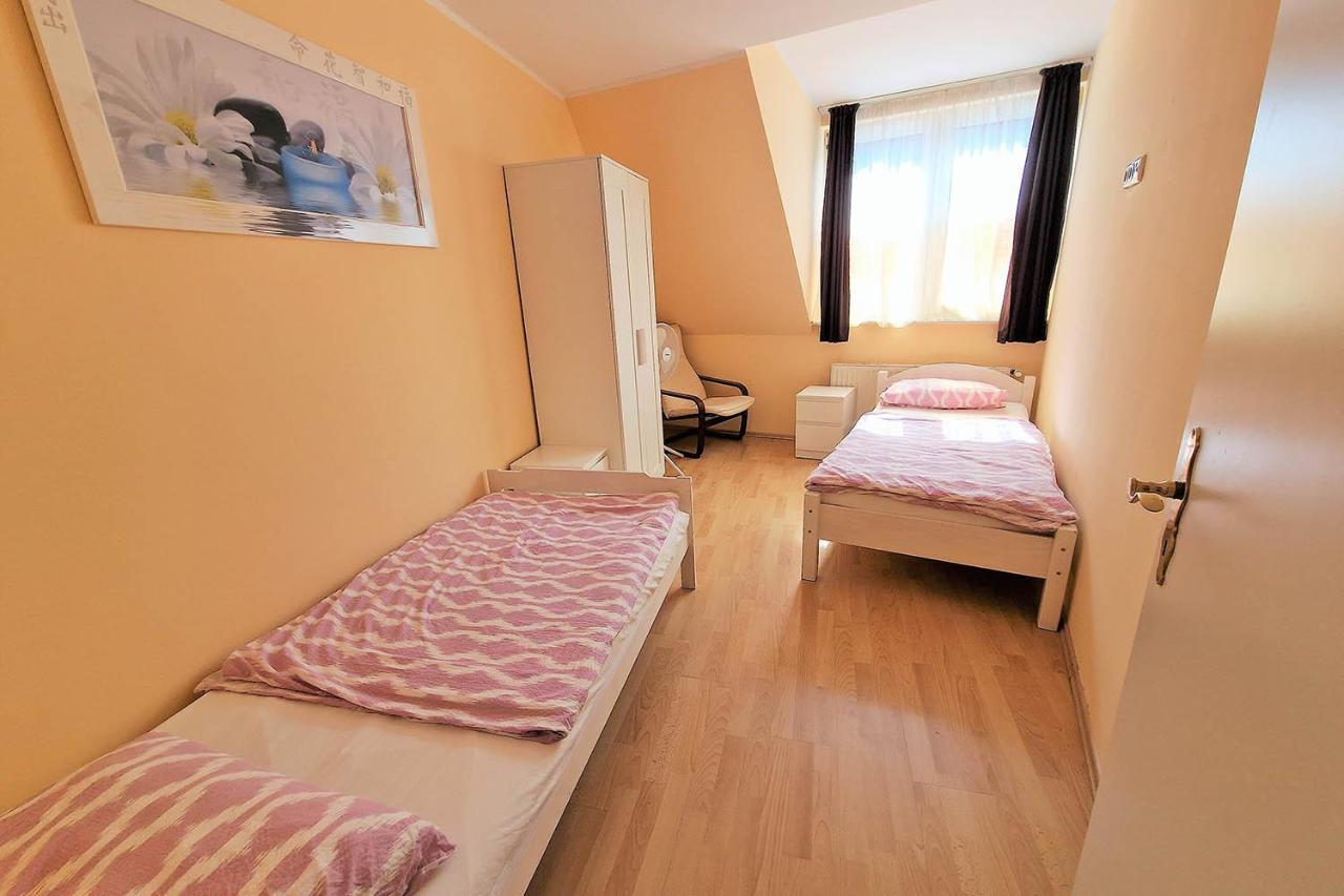 Cozy Apartments In Muelheim Cologne Exterior photo